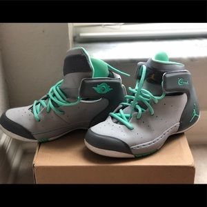Jordan shoes 5Y